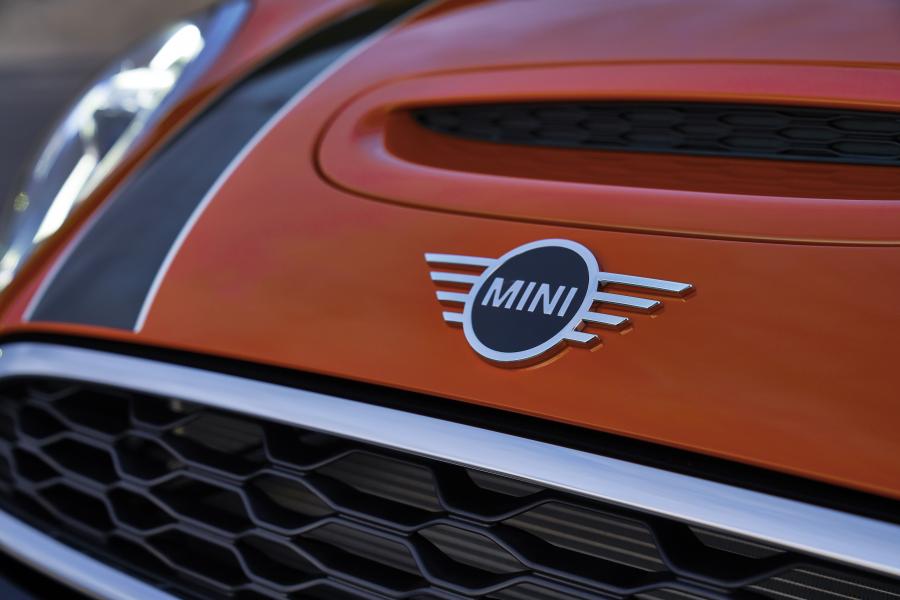 Логотип Mini Cooper S (F56) 2018 года  (WW) (фото 19 из 196)